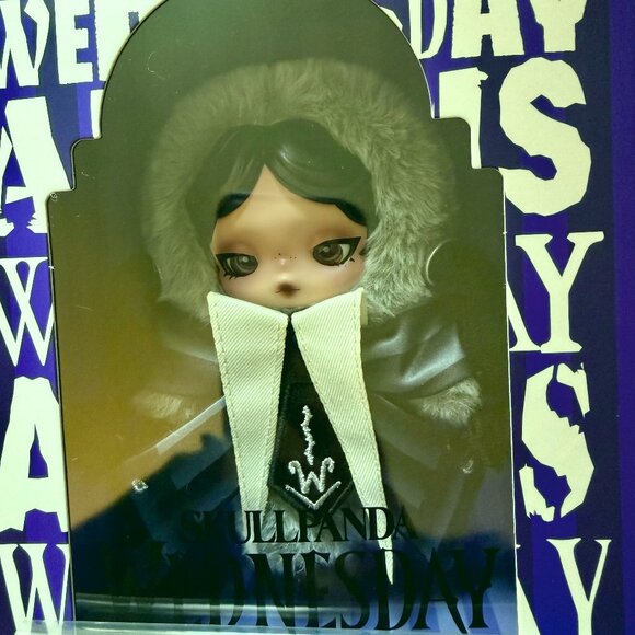 [NEW] POP MART SKULLPANDA × WEDNESDAY PLUSH (NEVERMORE ACADEMY UNIFORM VERSION) - Picture 3 of 7